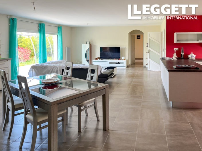 Image No.2-4 Bed House for sale