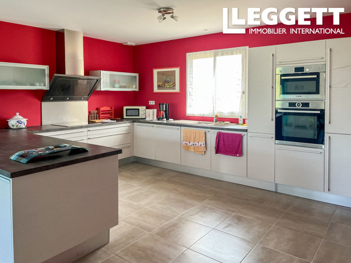 Image No.3-4 Bed House for sale