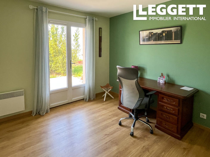 Image No.8-4 Bed House for sale