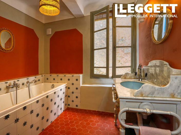 Image No.6-5 Bed House for sale