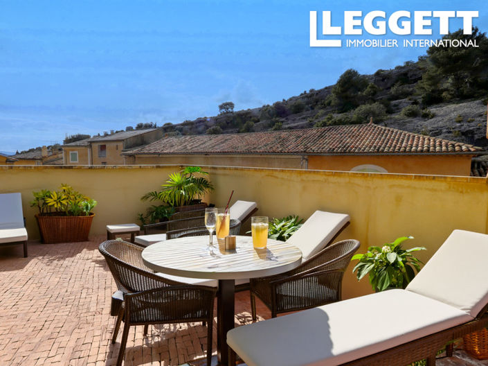 Image No.8-5 Bed House for sale