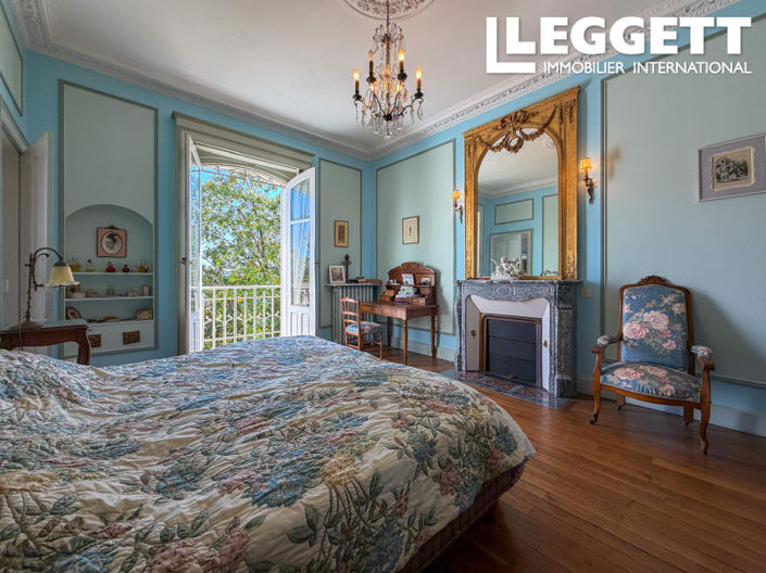 Image No.5-8 Bed House for sale