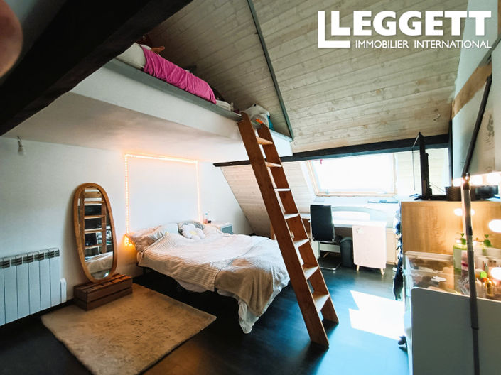 Image No.6-4 Bed House for sale