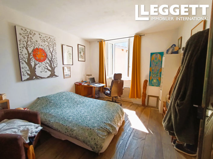 Image No.8-4 Bed House for sale