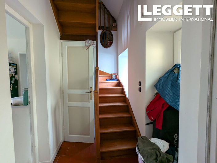 Image No.6-2 Bed House for sale