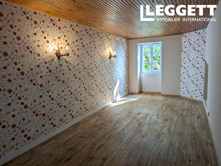 Image No.10-6 Bed House for sale