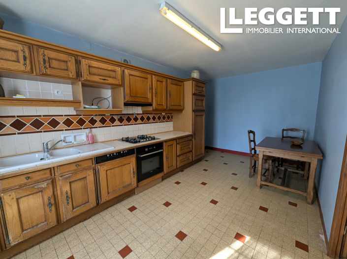 Image No.6-6 Bed House for sale