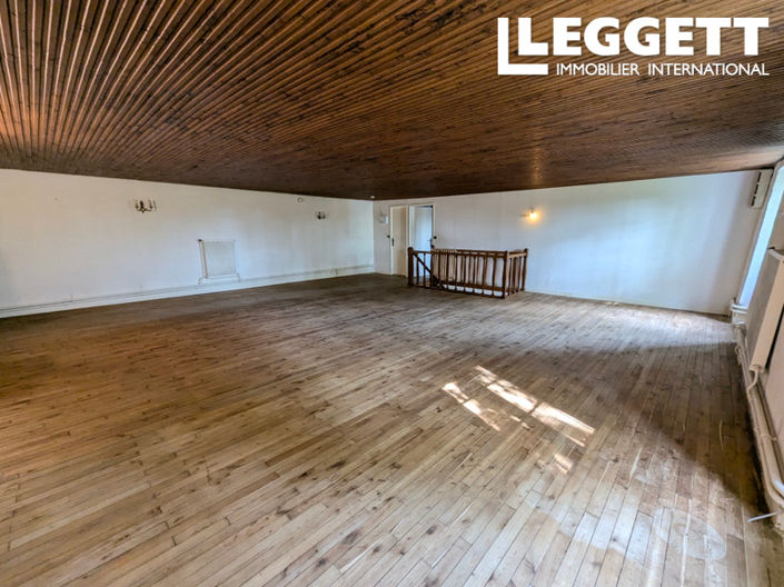 Image No.8-6 Bed House for sale