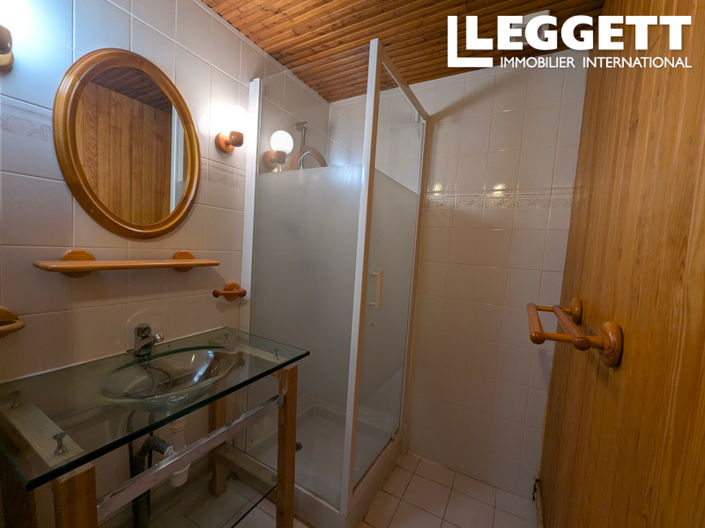 Image No.9-6 Bed House for sale