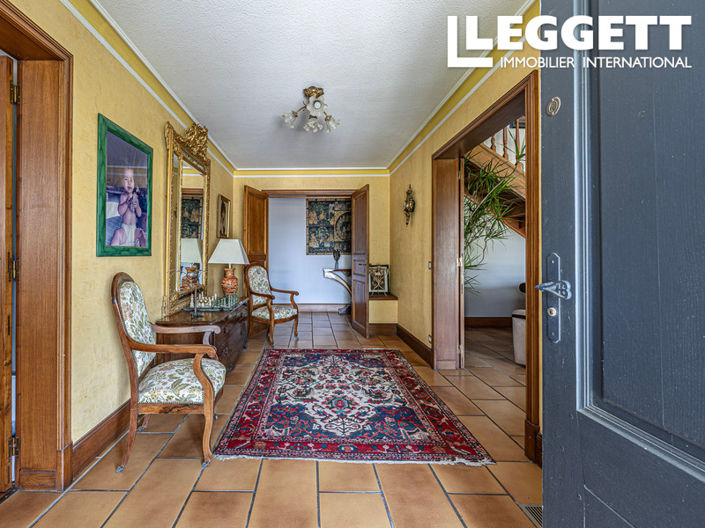 Image No.3-6 Bed House for sale