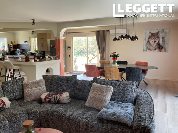 Image No.6-4 Bed House for sale