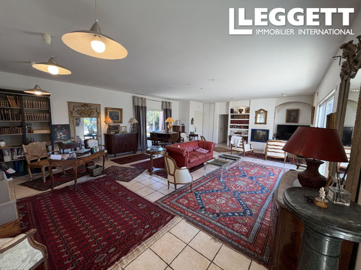 Image No.3-5 Bed House for sale