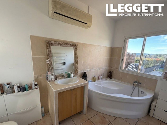 Image No.8-5 Bed House for sale