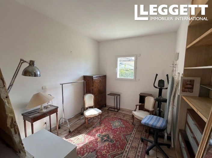 Image No.9-5 Bed House for sale