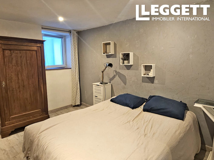 Image No.6-6 Bed House for sale