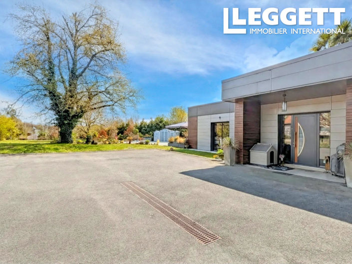 Image No.2-5 Bed House for sale