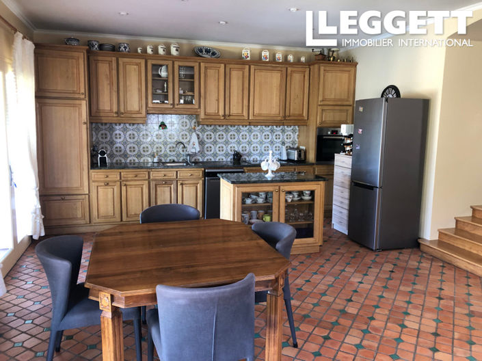 Image No.7-4 Bed House for sale