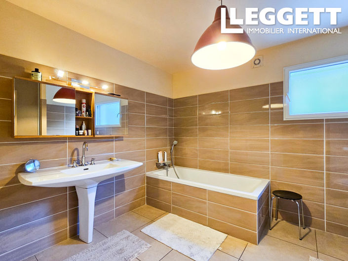 Image No.10-Maison de 8 chambres à vendre à Locminé