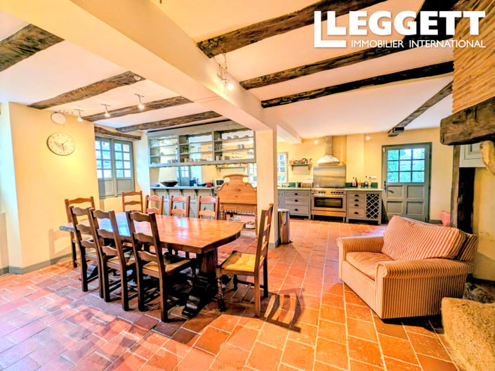 Image No.8-5 Bed House for sale