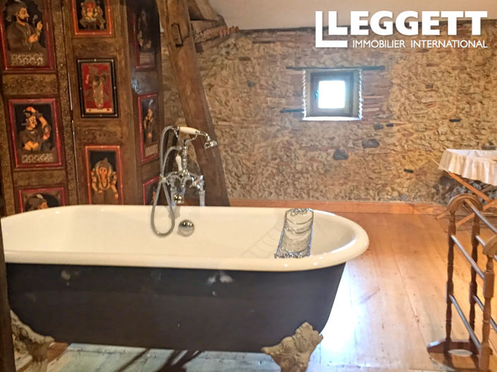 Image No.9-5 Bed House for sale