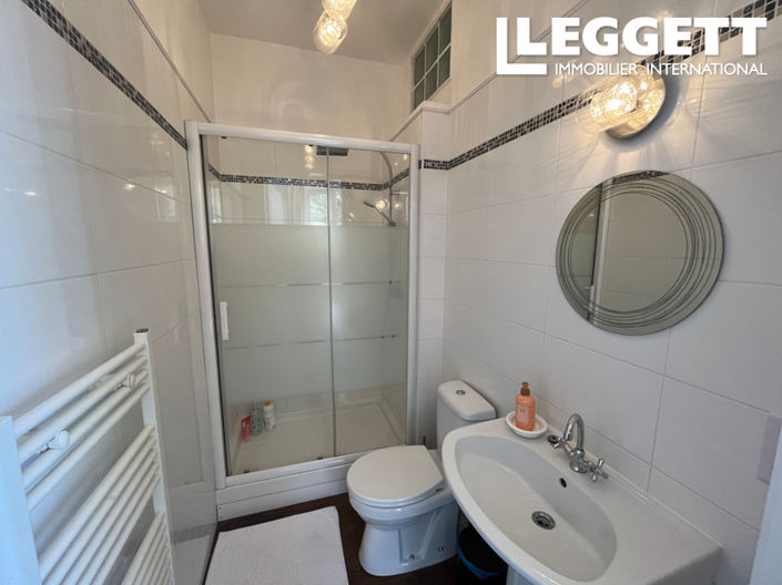 Image No.9-6 Bed House for sale