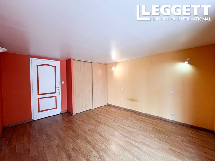 Image No.9-3 Bed House for sale