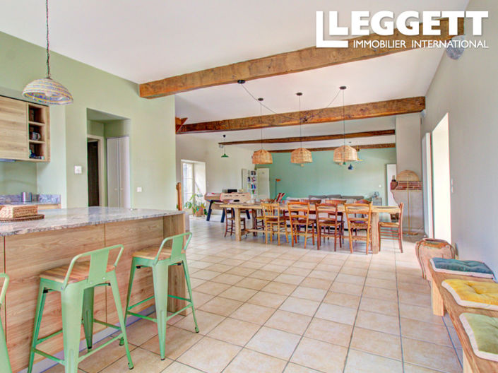 Image No.3-10 Bed House for sale