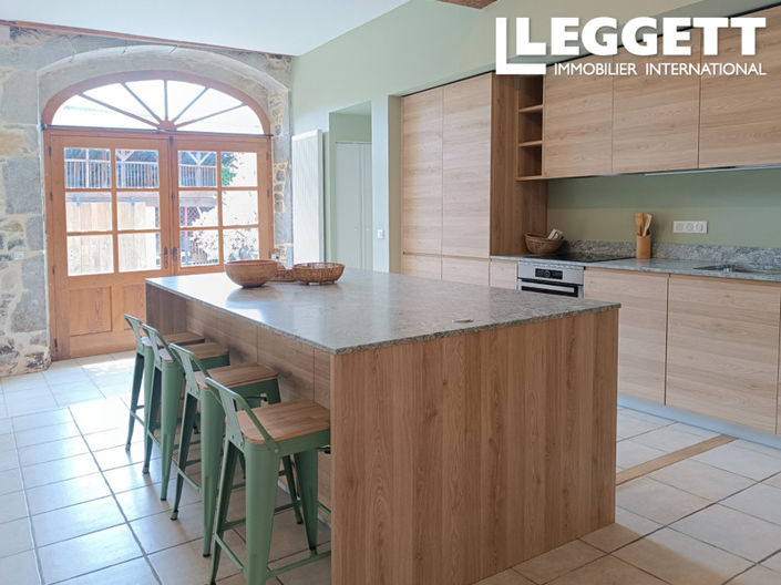 Image No.4-10 Bed House for sale