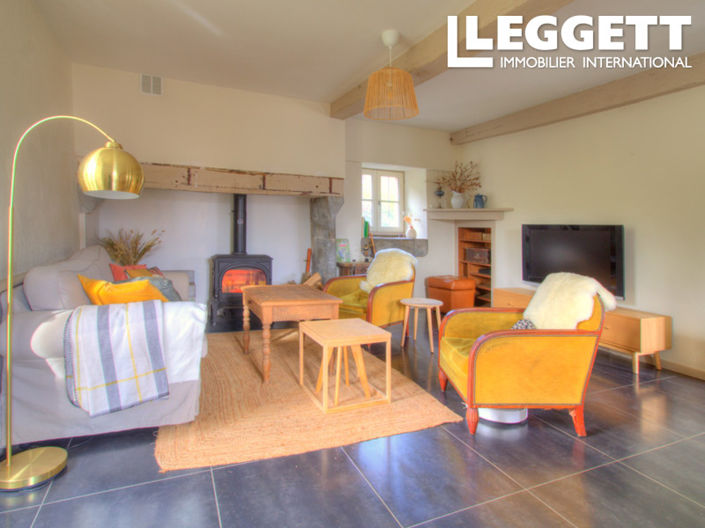 Image No.7-10 Bed House for sale