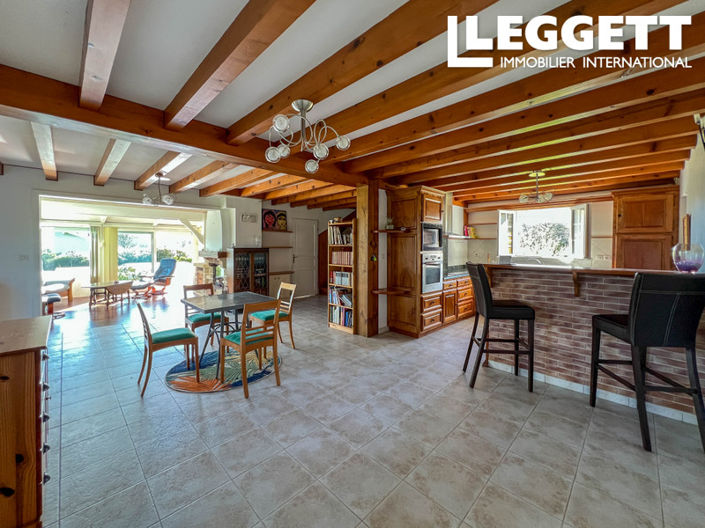 Image No.2-4 Bed House for sale