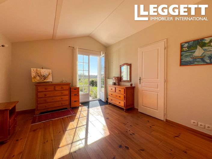 Image No.7-4 Bed House for sale