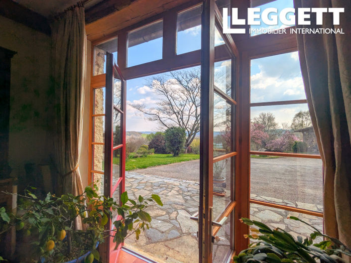 Image No.6-4 Bed House for sale