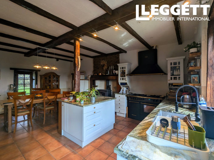 Image No.8-4 Bed House for sale