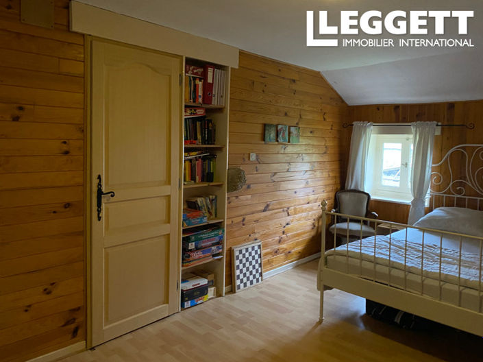 Image No.8-2 Bed House for sale