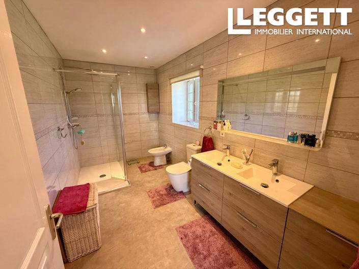 Image No.8-4 Bed House for sale