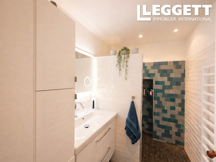 Image No.4-6 Bed House for sale