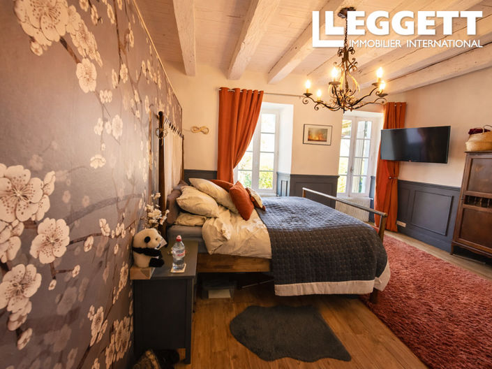 Image No.5-6 Bed House for sale