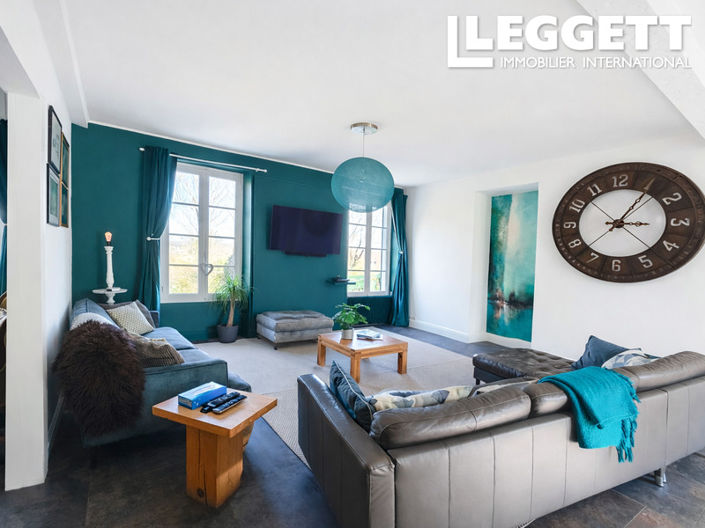 Image No.7-6 Bed House for sale