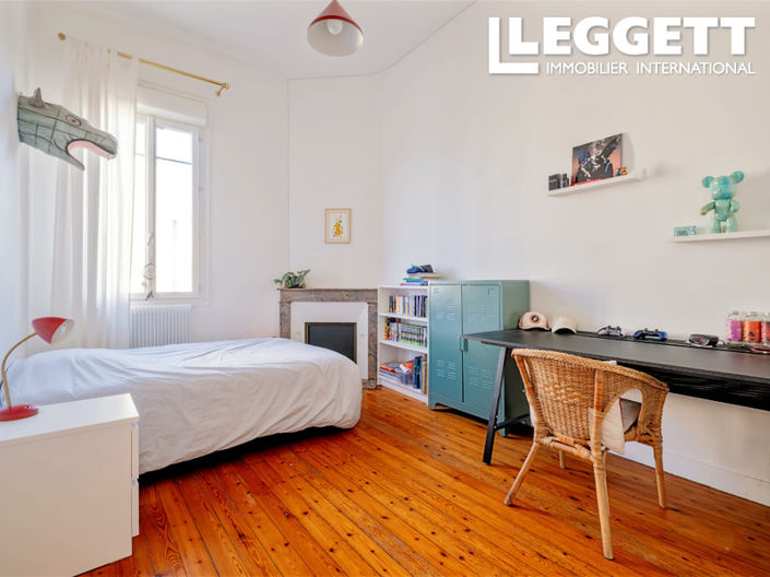 Image No.8-4 Bed House for sale