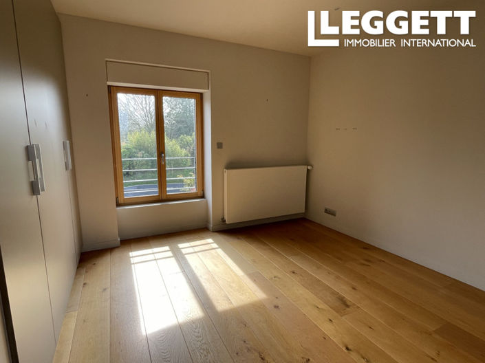 Image No.6-4 Bed House for sale