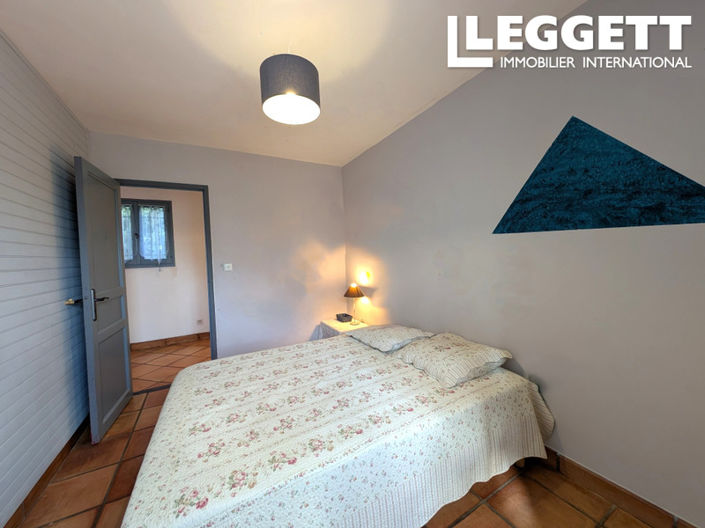 Image No.9-5 Bed House for sale