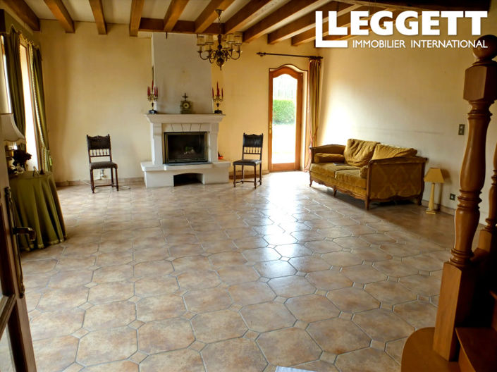 Image No.8-4 Bed House for sale