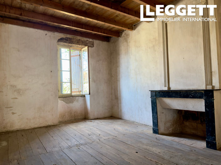 Image No.8-4 Bed House for sale