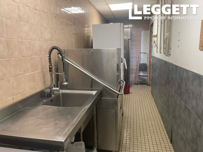 Image No.10-6 Bed Commercial for sale