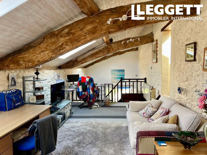 Image No.10-3 Bed House for sale