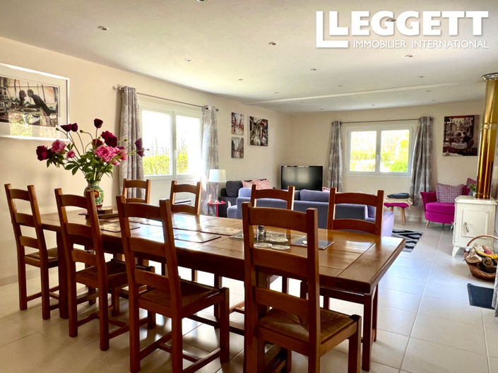 Image No.6-3 Bed House for sale