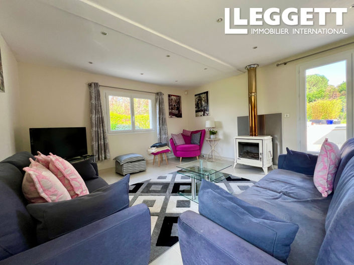 Image No.8-3 Bed House for sale