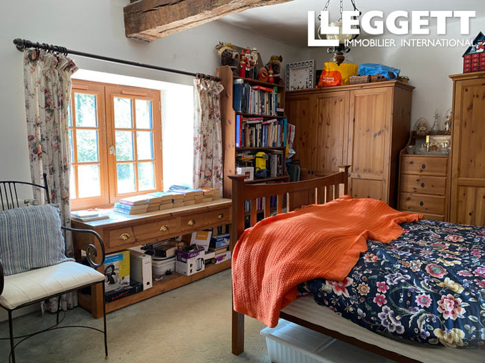 Image No.7-7 Bed House for sale