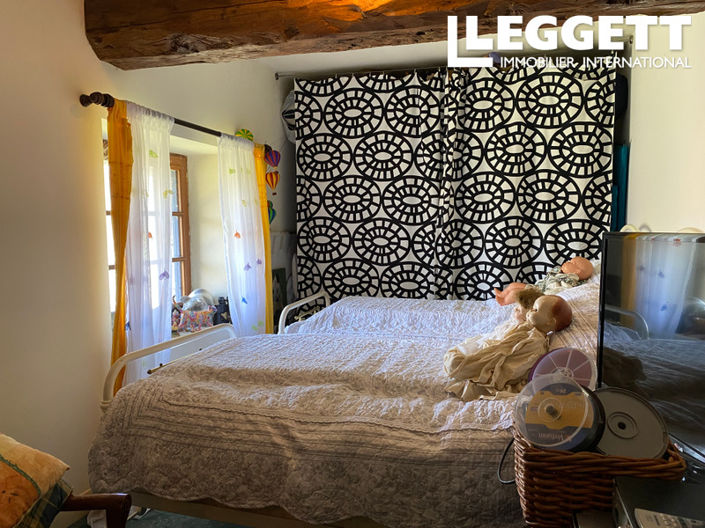 Image No.8-7 Bed House for sale