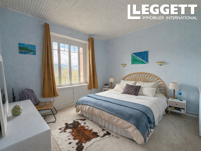 Image No.8-4 Bed House for sale